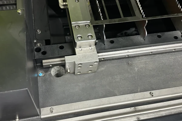 Marble machine bed on the MNT X6040 precision fiber laser