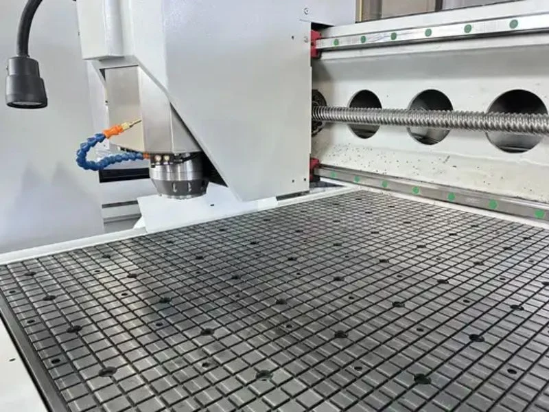 Preventive maintenance routine: cleaning CNC tool holders and spindle taper bore to remove chips and contaminants before every shift for machining centers.