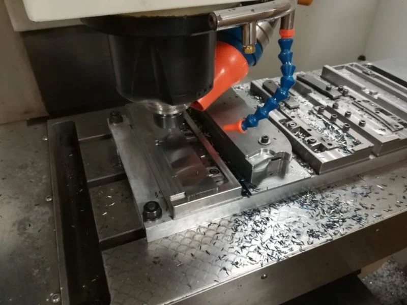 Dry Cutting and Dust Extraction