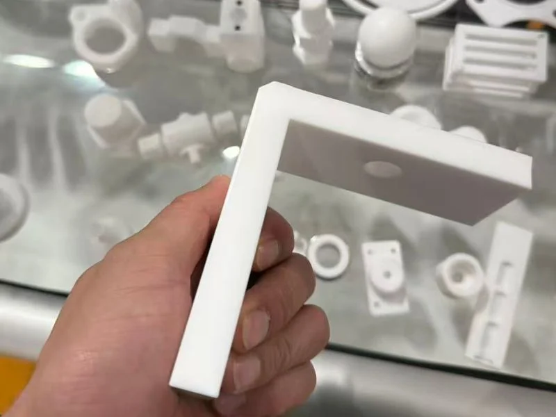 Tool-less digital knife cutting from a CAD file beside a physical steel-rule die board