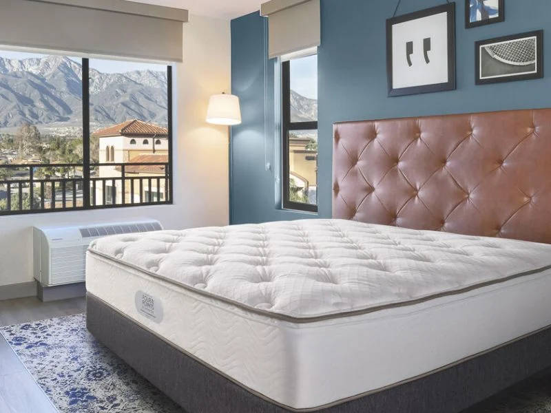 Quilted mattress border panel and foam core cut full-depth on the MNT C3232