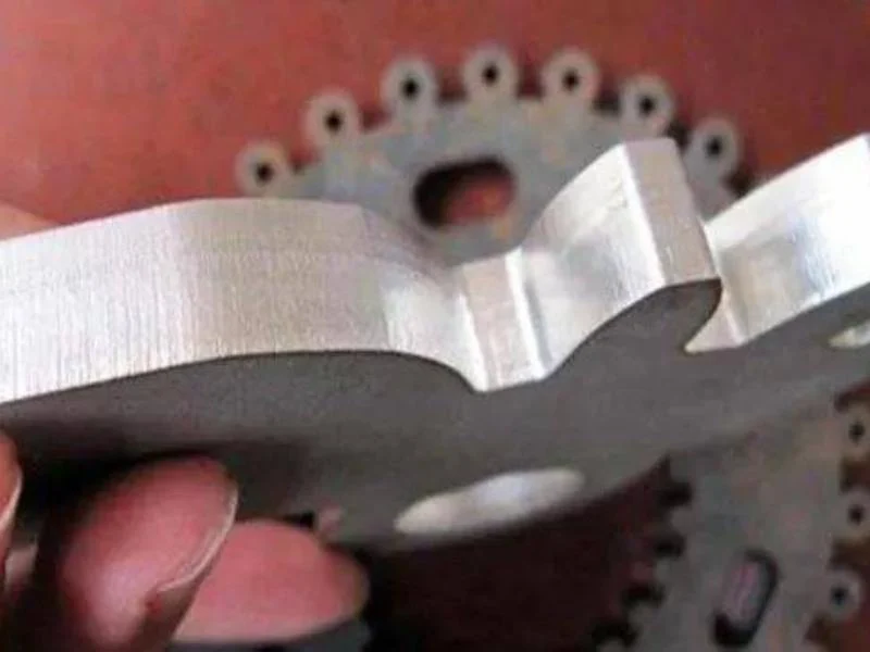 Stainless steel with a bright nitrogen-cut edge