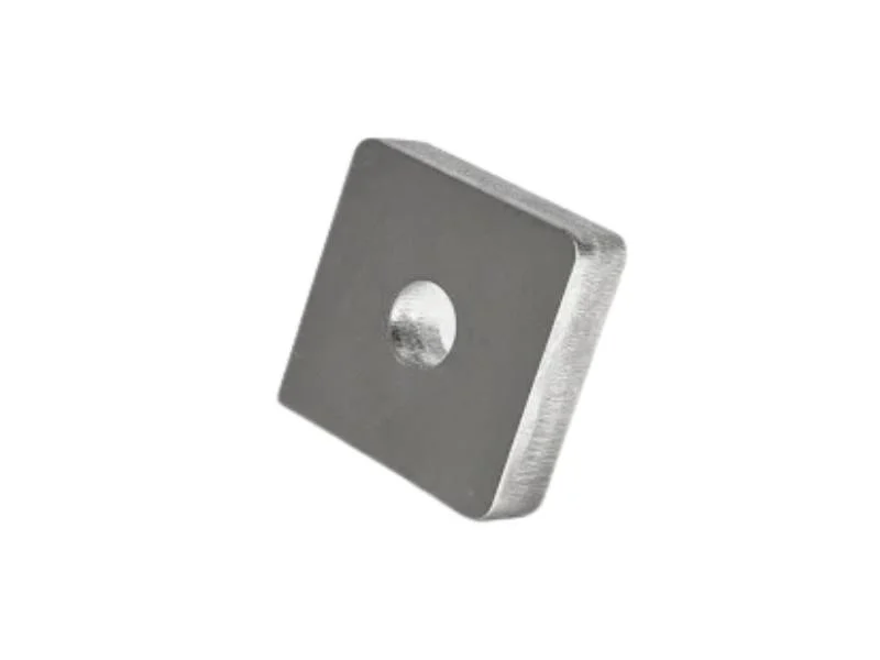 Stainless steel with a bright nitrogen-cut edge