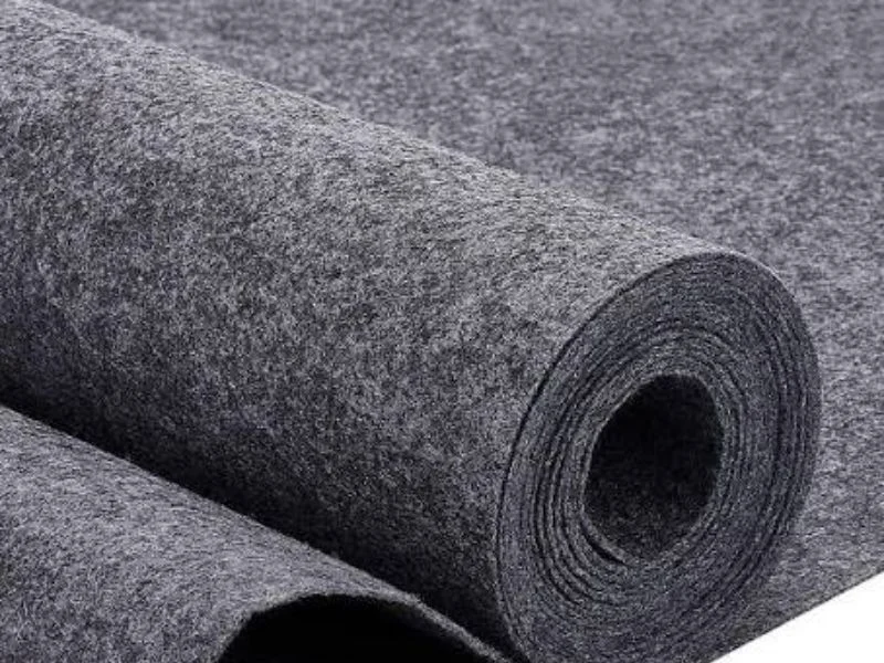 Fusible interlining cut single-ply on the MNT cutting bed